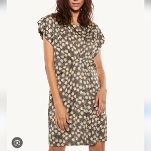 Cotelac Pleated Neckline‎ Cap Sleeves Ruffle Dress Size 1